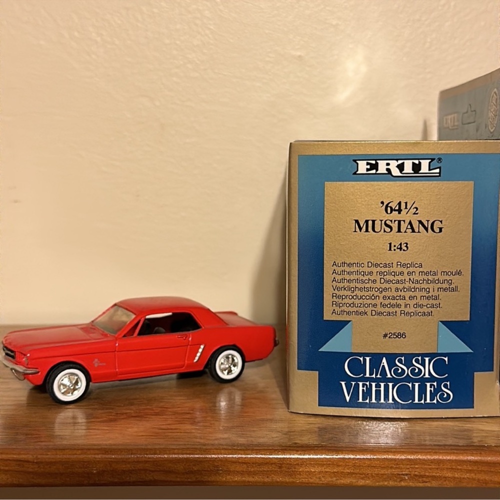 ERTL Classic Vehicles ‘64 1/2 Mustang Die Cast Car